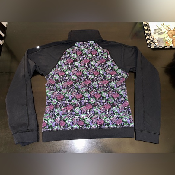 Lululemon Long Sleeved Jacket Size 10 - Picture 6 of 11